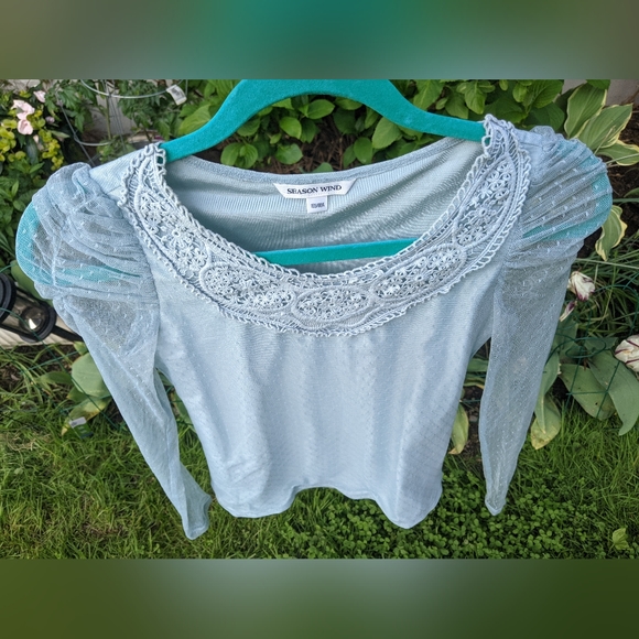 Lace blouse sheer gathered puff shoulder sleeves - Picture 6 of 10